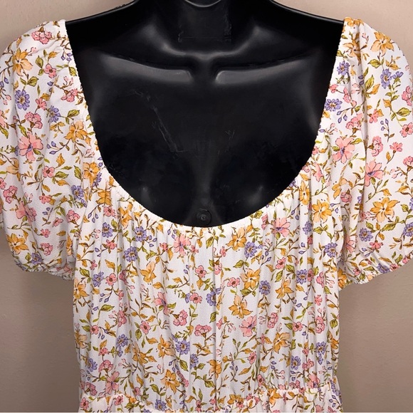 Juniors XL City Triangles White Purple Yellow Floral Romper Lightweight Stretch - Picture 7 of 15